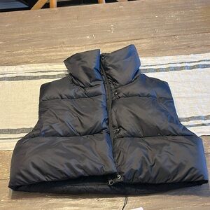 Alo cropped puffer vest